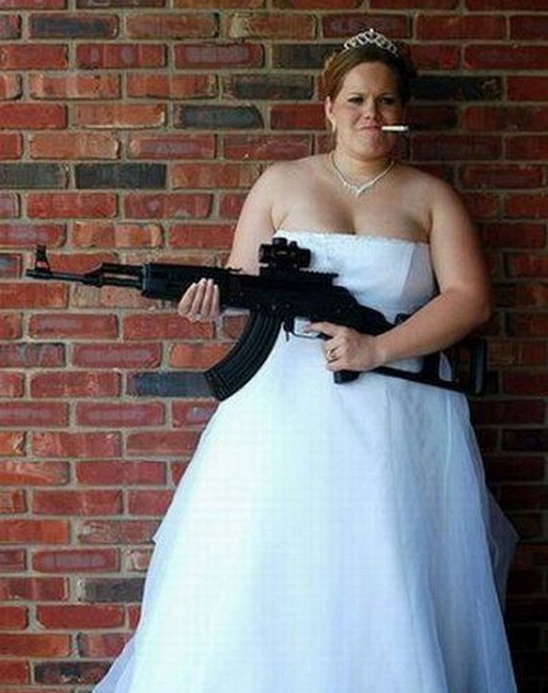 Bad-Wedding-Photos-Smoking-Bride-Machine-Gun.jpg