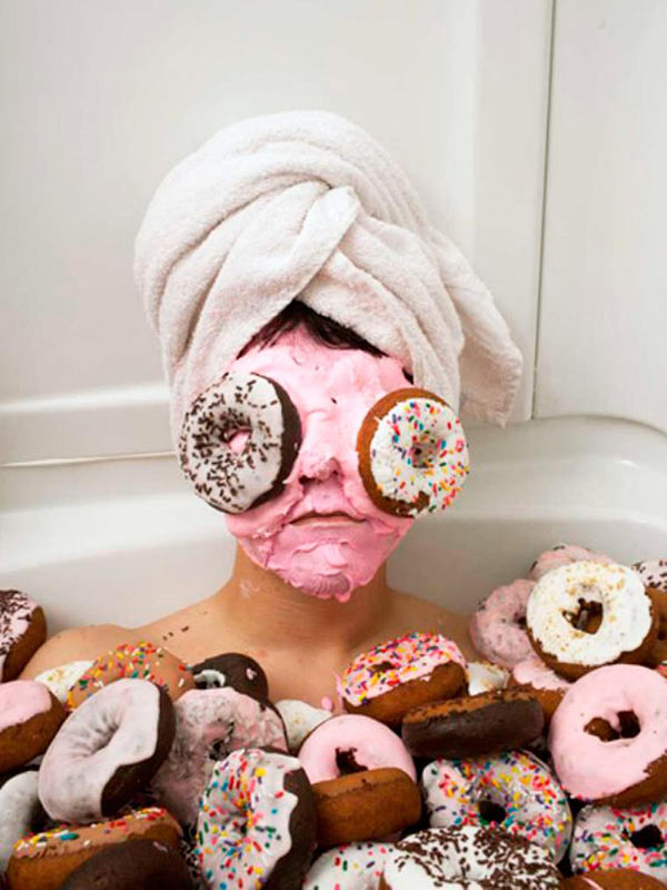 31 funny pics & Memes donut eyes bathtub. 